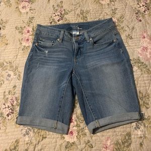 Ladies Brand TIME AND TRU Distressed Denim Shorts with cuffs